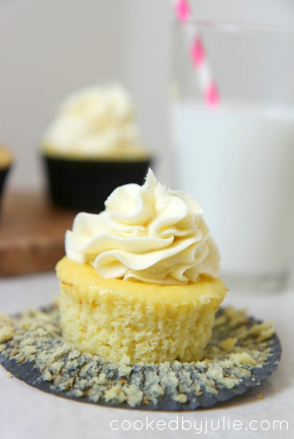 keto low carb vanilla cupcakes
