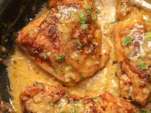 Soul Food Smothered Chicken Thighs + {VIDEO}