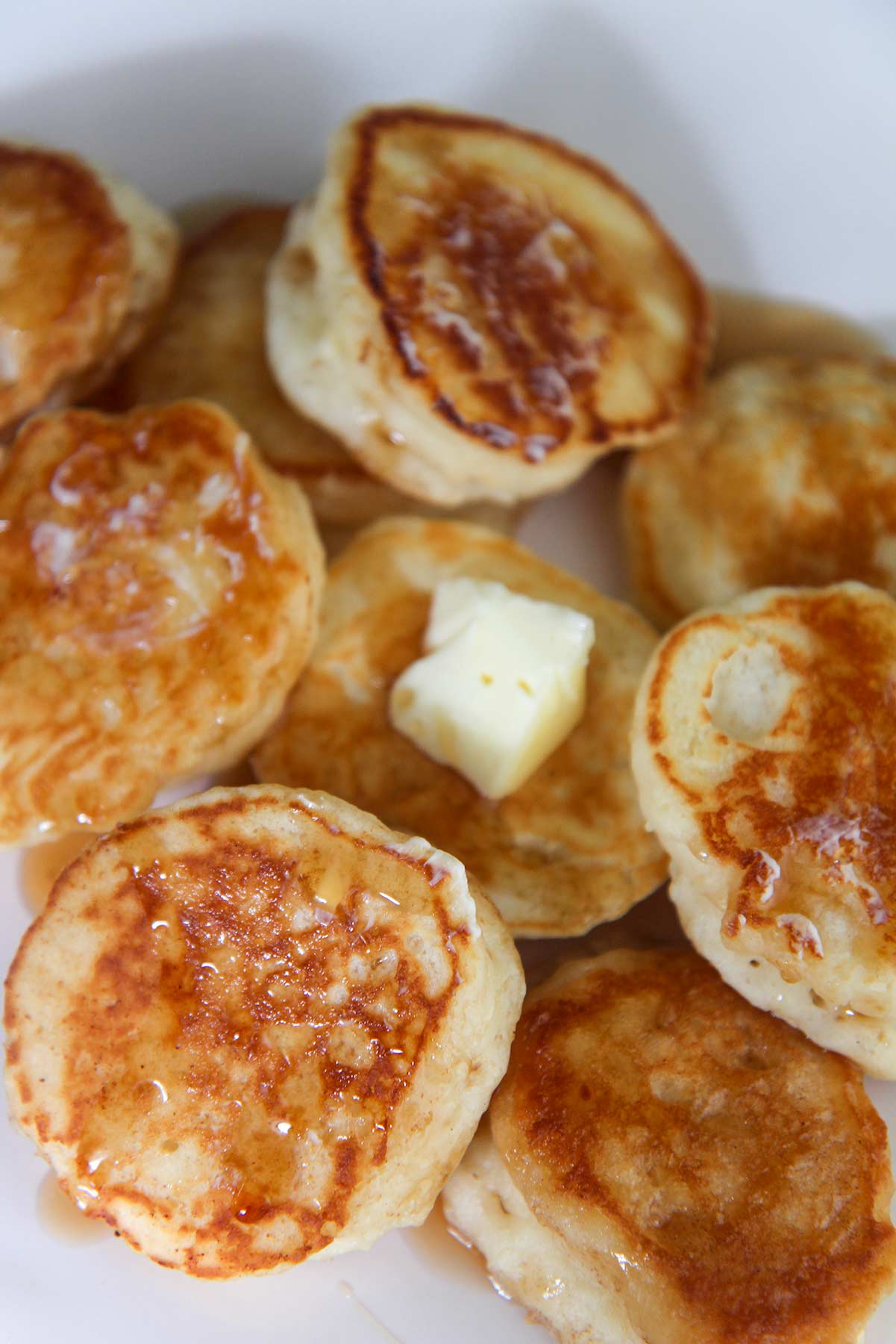 Mini Pancakes (Silver Dollar Pancakes) - All You Need is Brunch