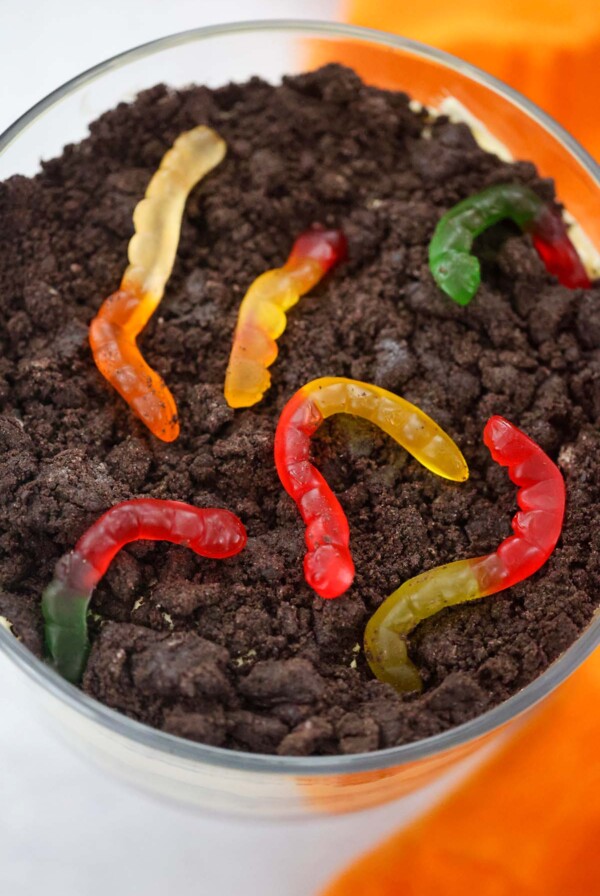 oreo dirt cake up close.